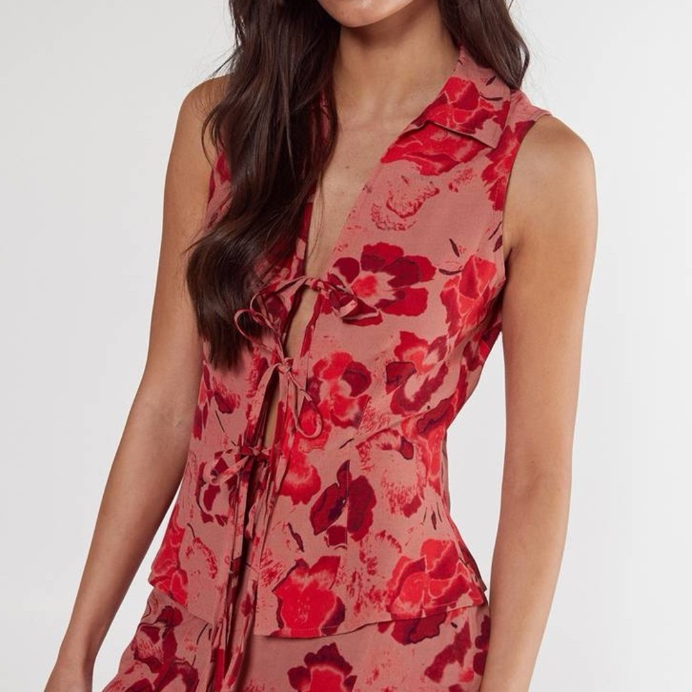 NASTYGAL FLORAL TIE FRONT COLLARED VEST Pink & Red Size 10